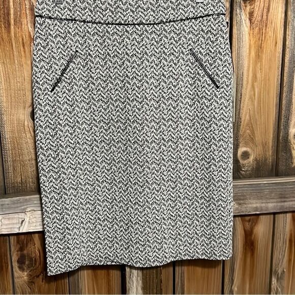 Susan Bristol skirt knit cotton blend black cream pockets 6 NWT FIRM on PRICE - Picture 1 of 7